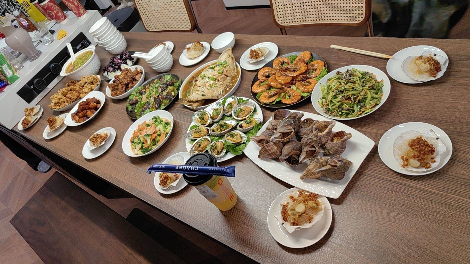 招合租室友！ 一起吃好吃的 