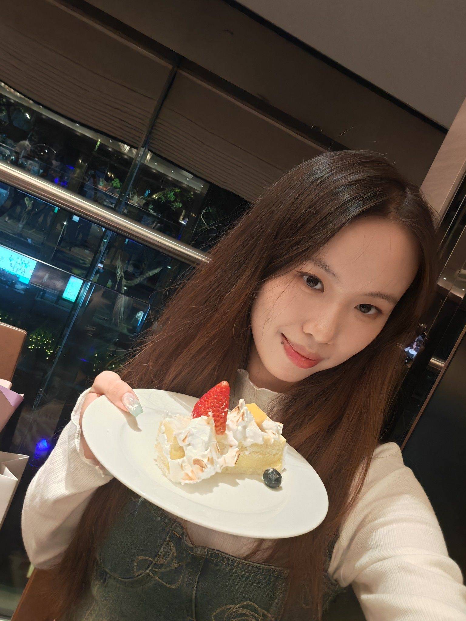 请吃蛋糕🍰把唯心所寓当朋友圈发