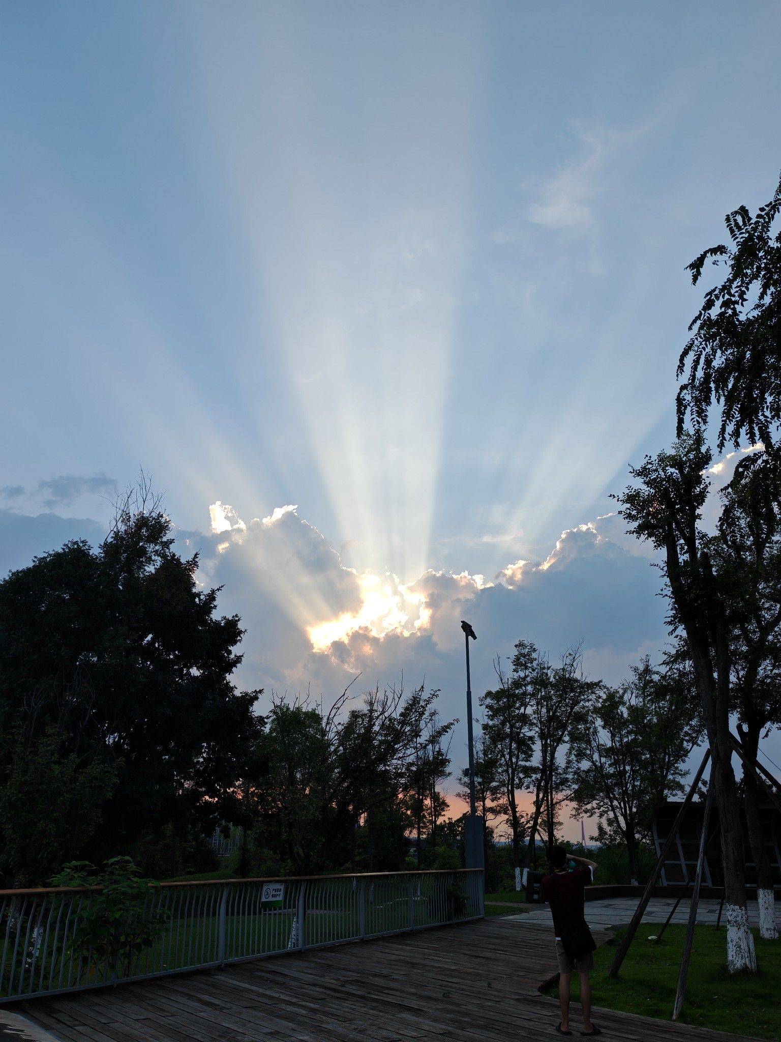 今天的云好好看。 城市风光  记录我_4