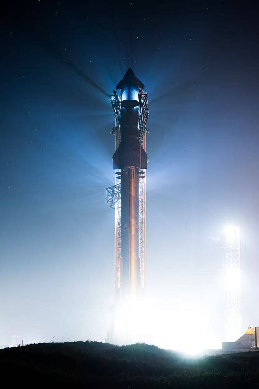  火箭  夜景  科技感十足  _1