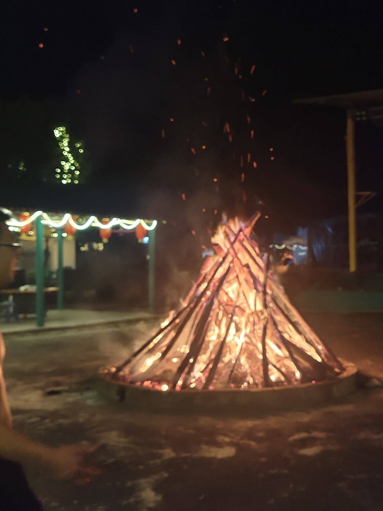  篝火  夜景 