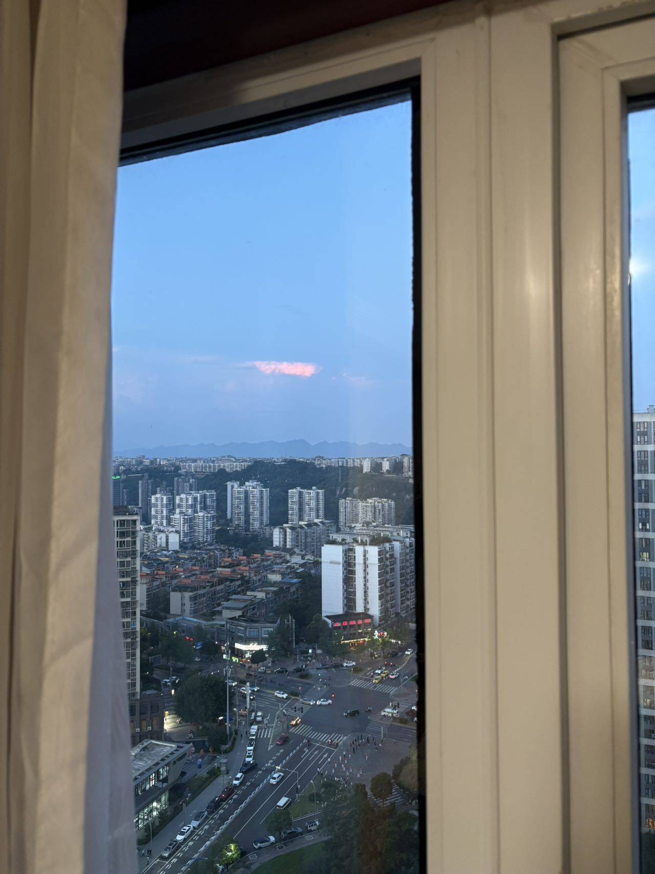 蓝光coco附近有没有一室一厅出租