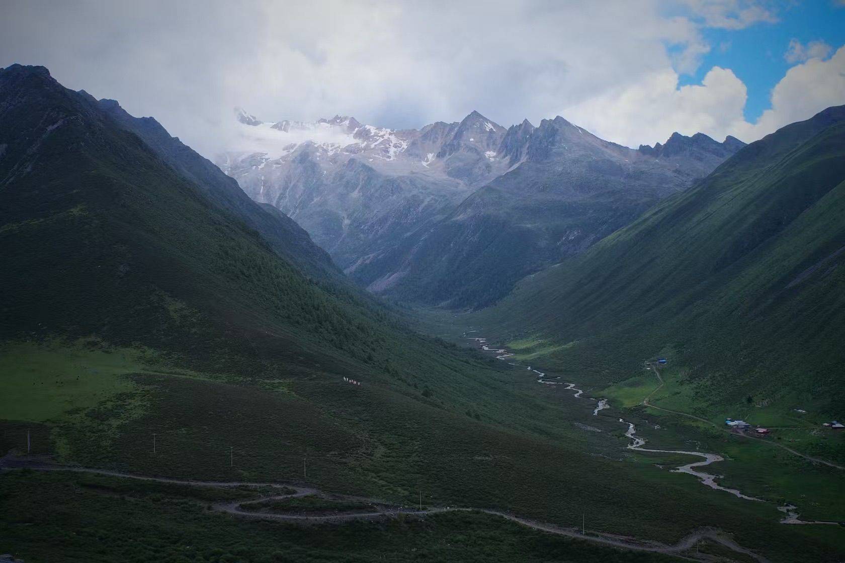 一台摩托车  理塘-稻城-木里-昭通-贵阳_1