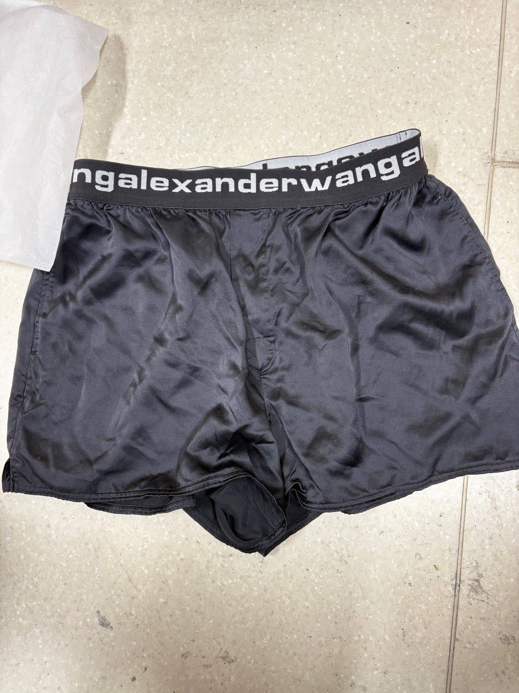 150块！Alexander Wang大王真丝短裤黑