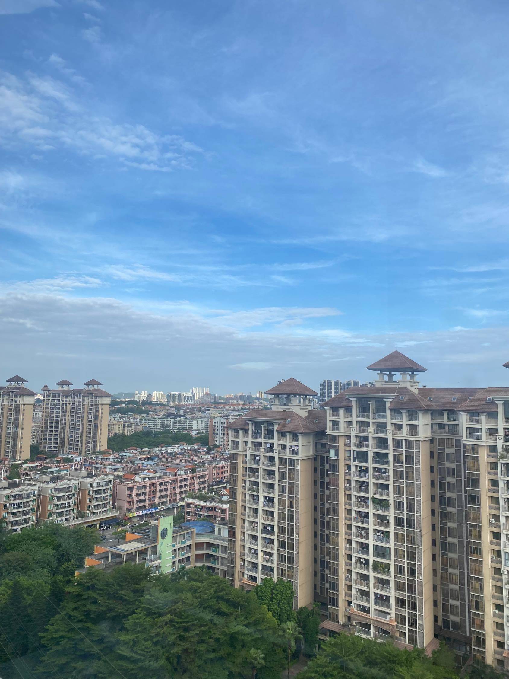 早晨蓝天白云与傍晚的落日余晖美景_2