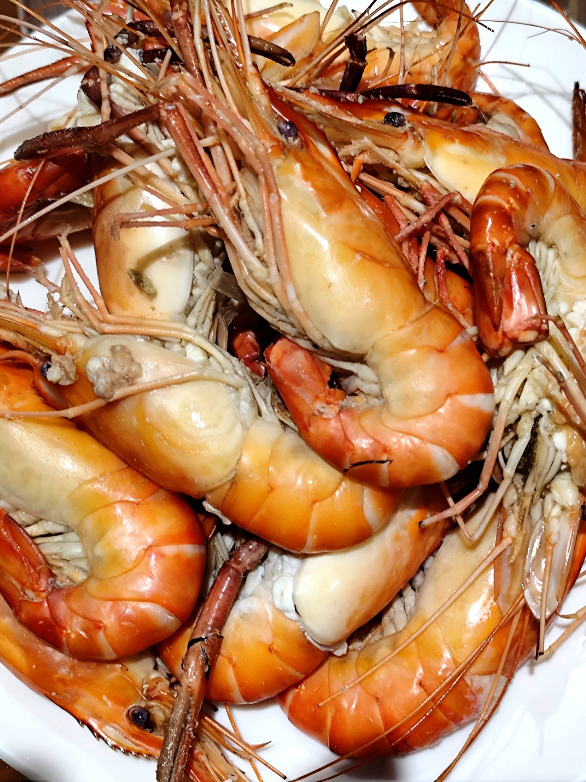 蕉叶共听窗下雨，蟹螯分弄手中杯。 今晚_1