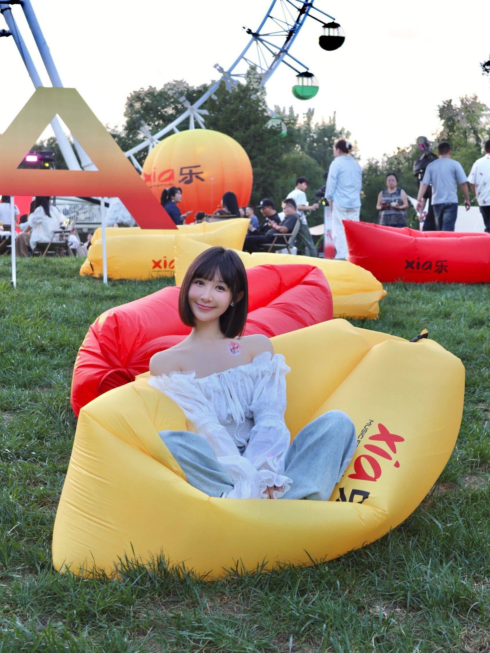 晚风，音乐，摩天轮🎡还有我最爱的小龙虾🦞_2