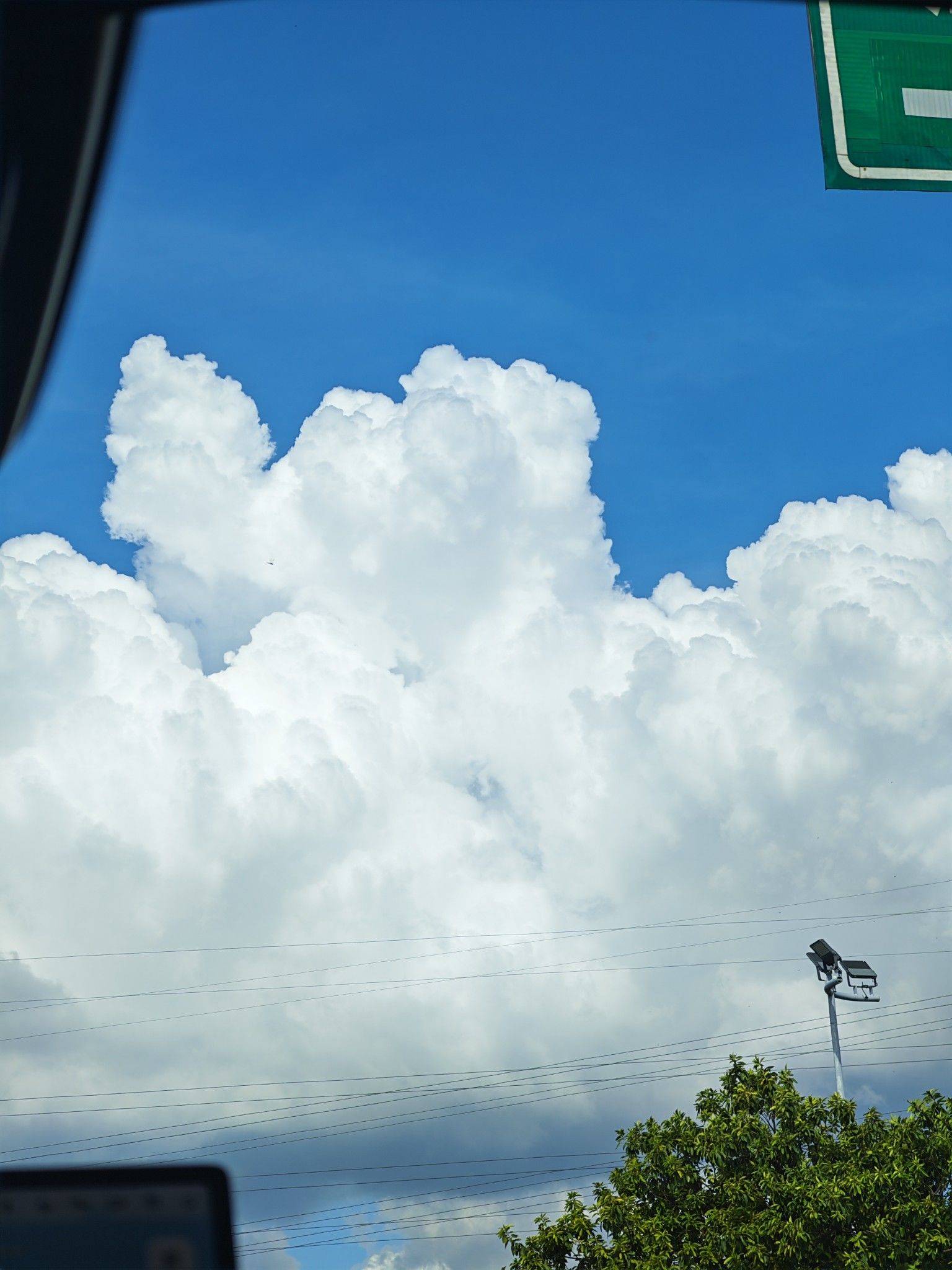 很像emoji的☁️_1