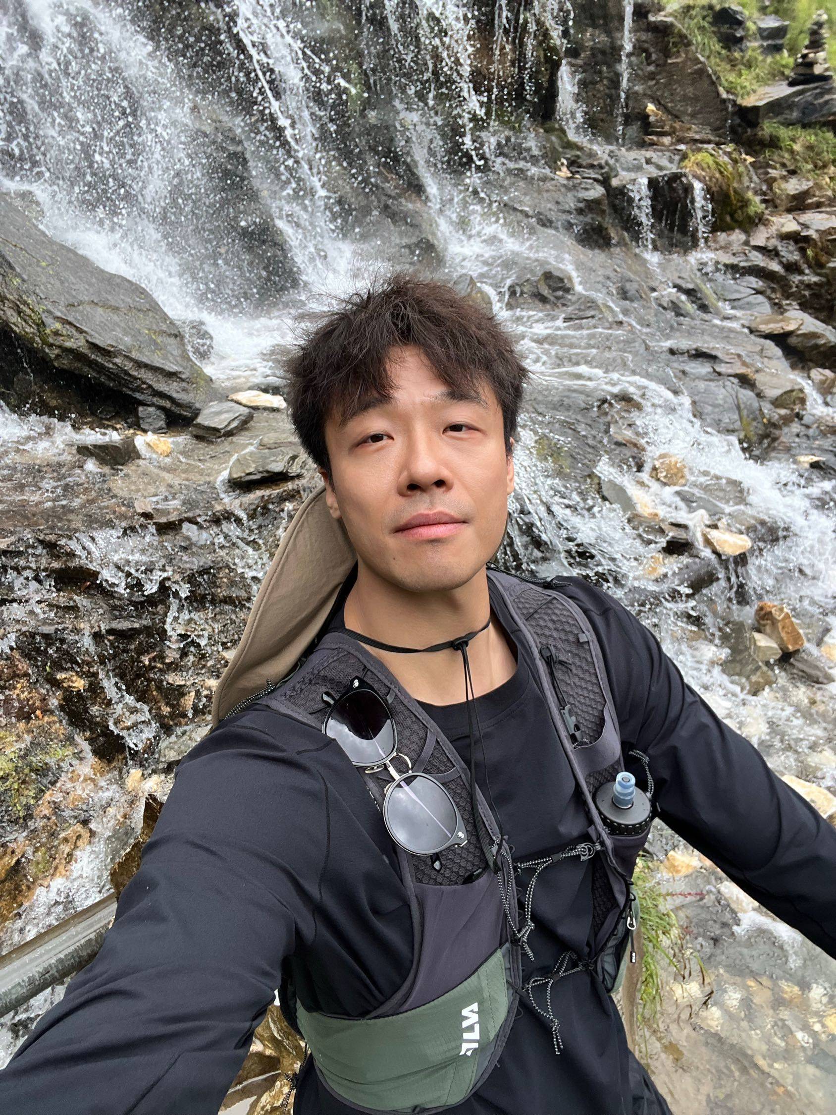 静安寺附近急急急寻室友！