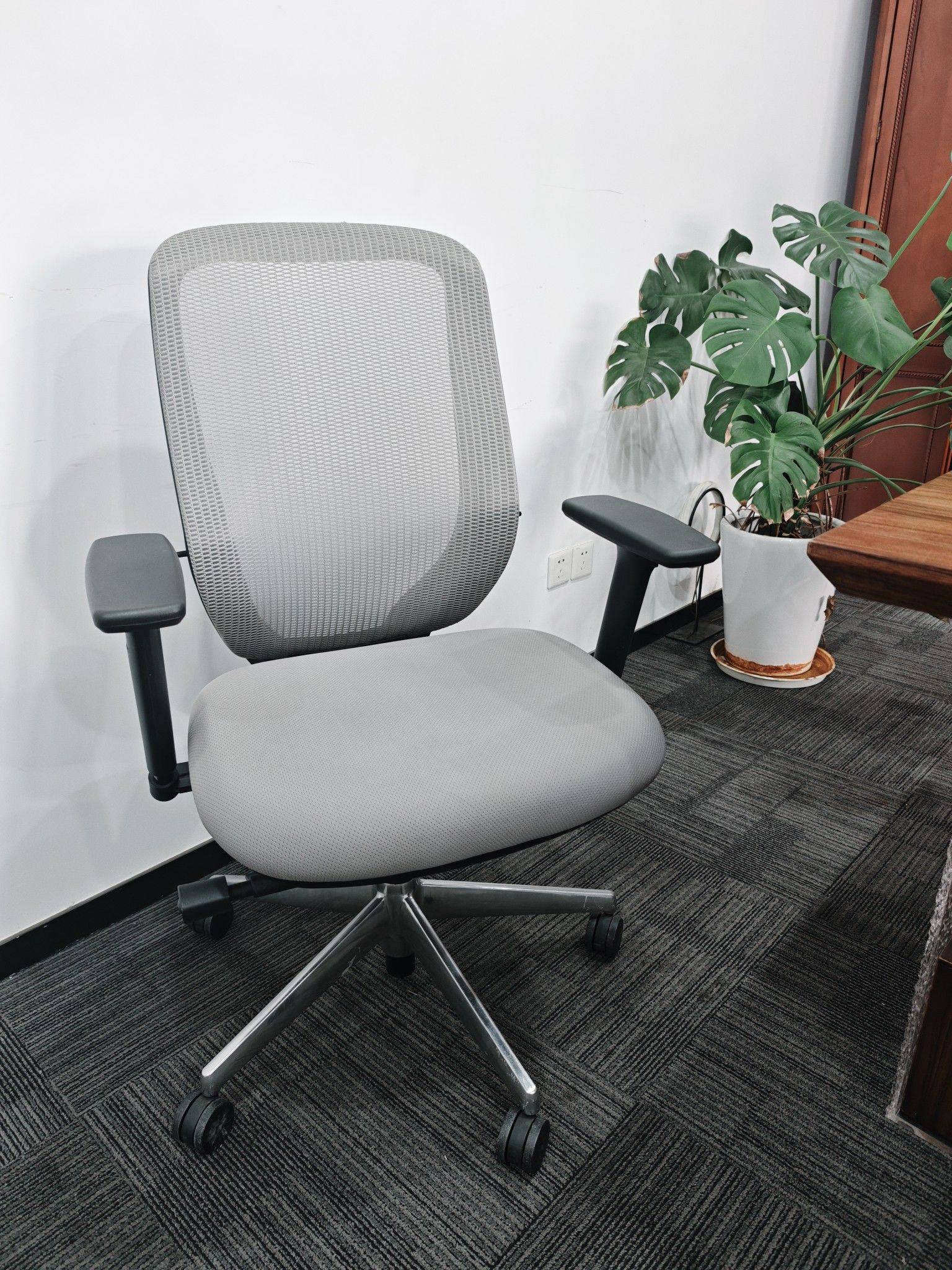 冈村Okamura Sylphy Light人体工学椅