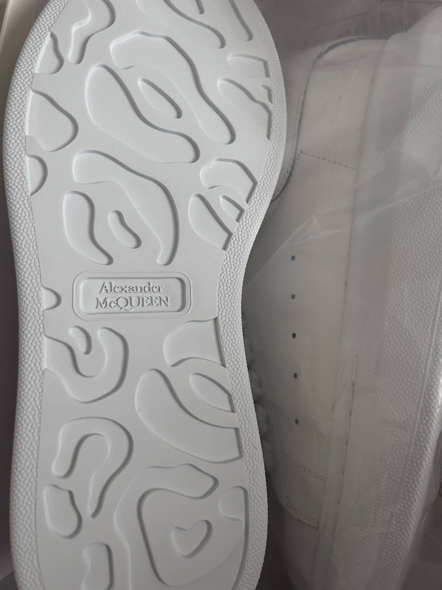 全新Alexander McQueen麦昆小白鞋_3