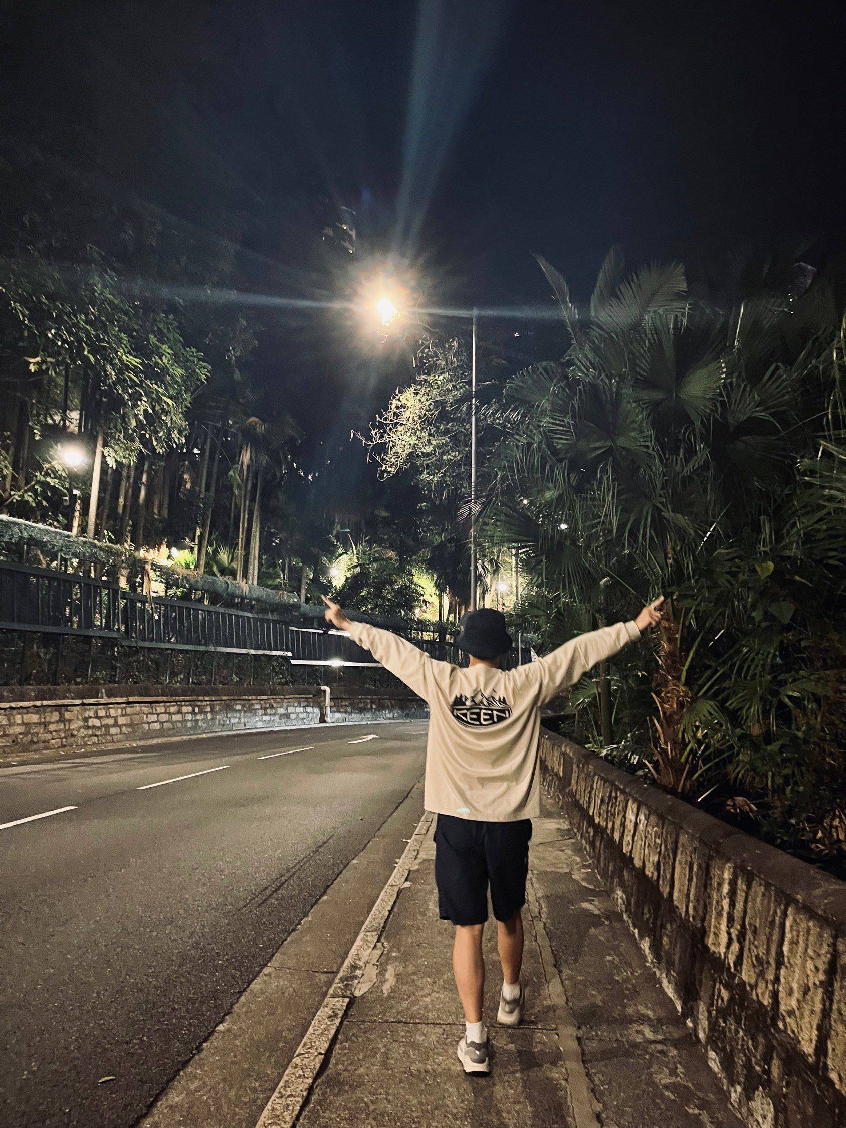 静安寺附近急急急寻室友！