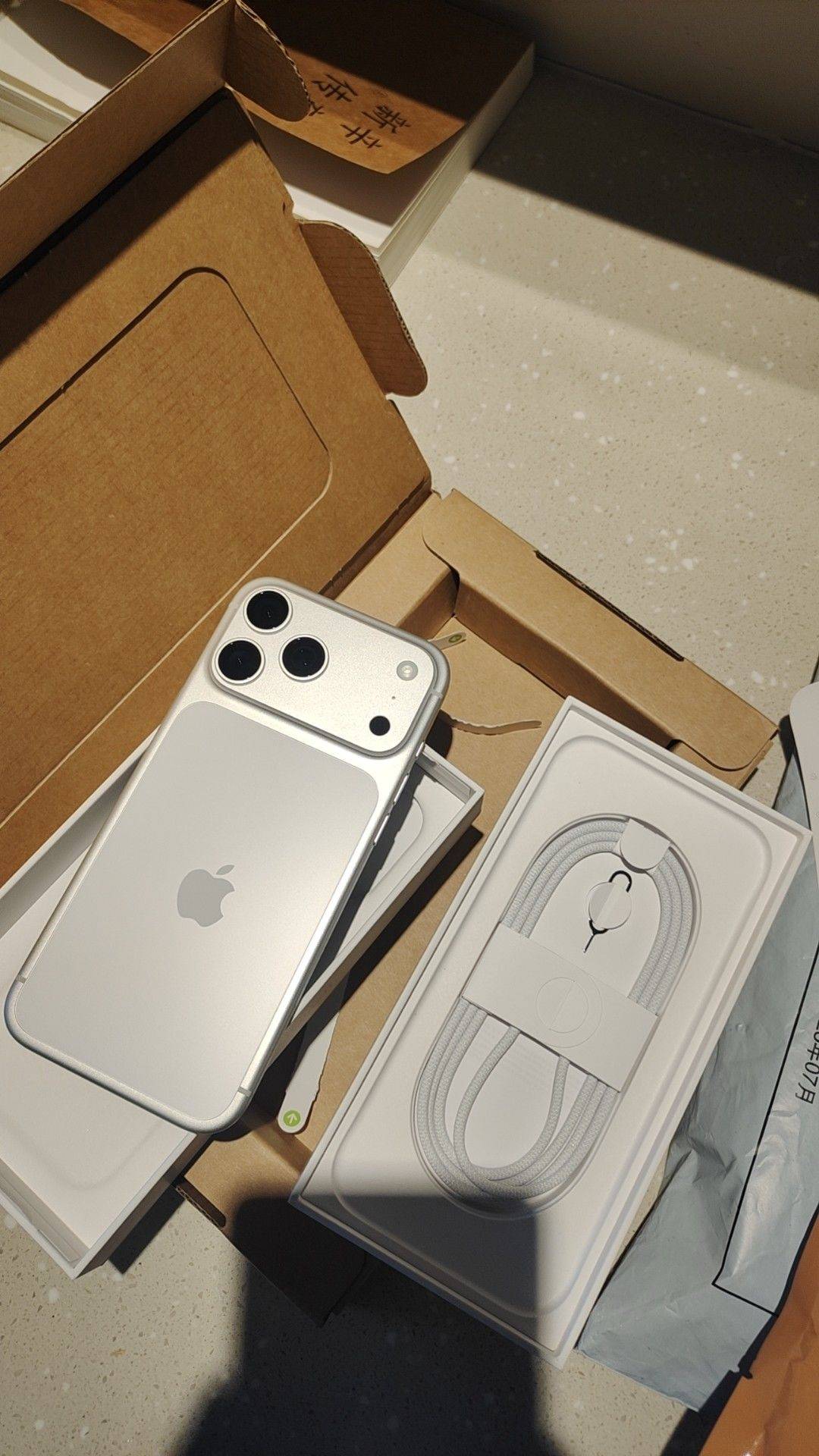 哈哈哈终于等到了 新机开箱 