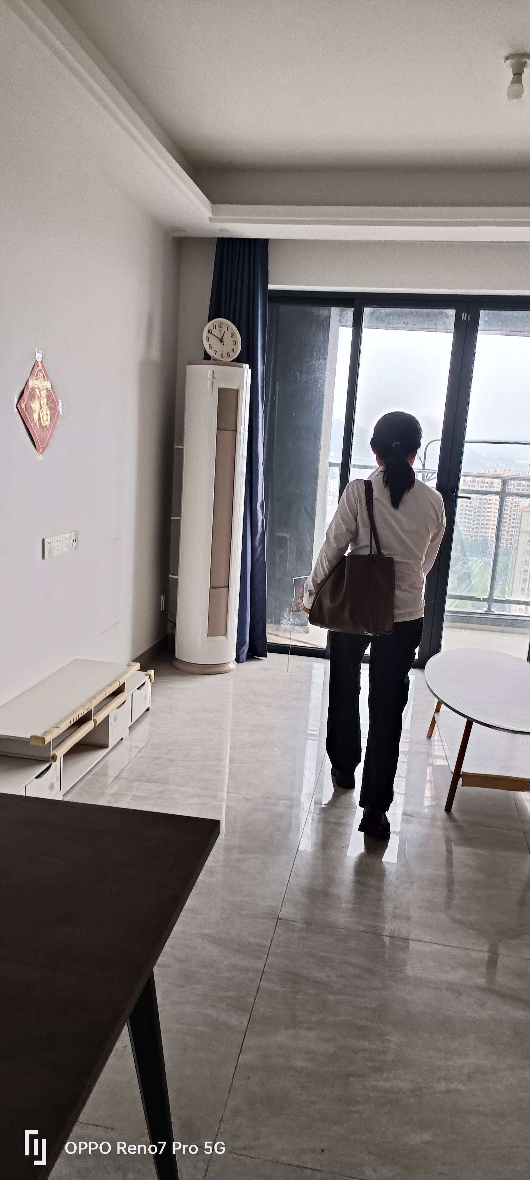 高明记录我的城市 客厅日常   求租