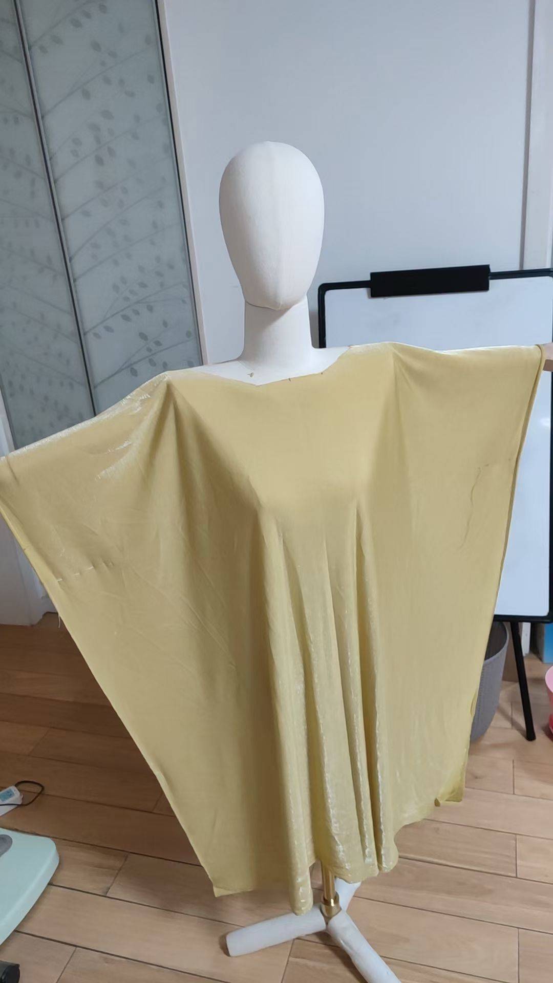 缝纫爱好者的玩具
人体模特一个
 裁缝