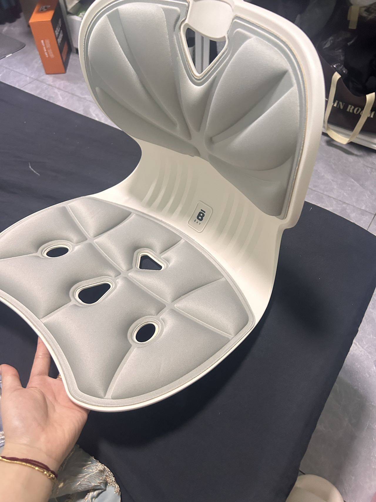 闲置出租BKT护腰坐垫88几乎全新
BK_2