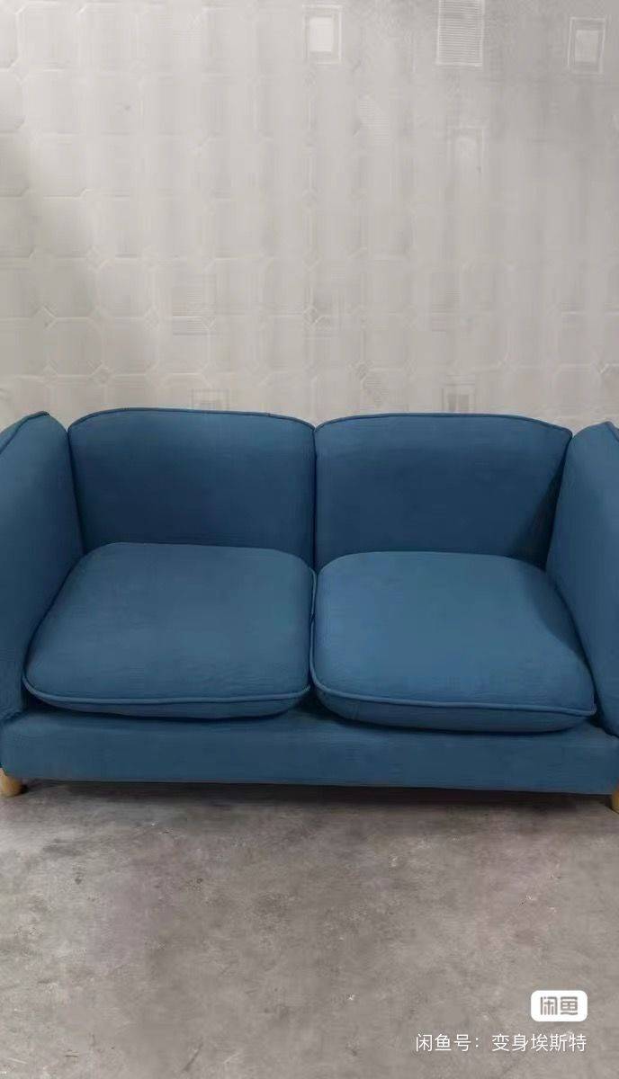 🛋️ 蓝色双人布艺沙发