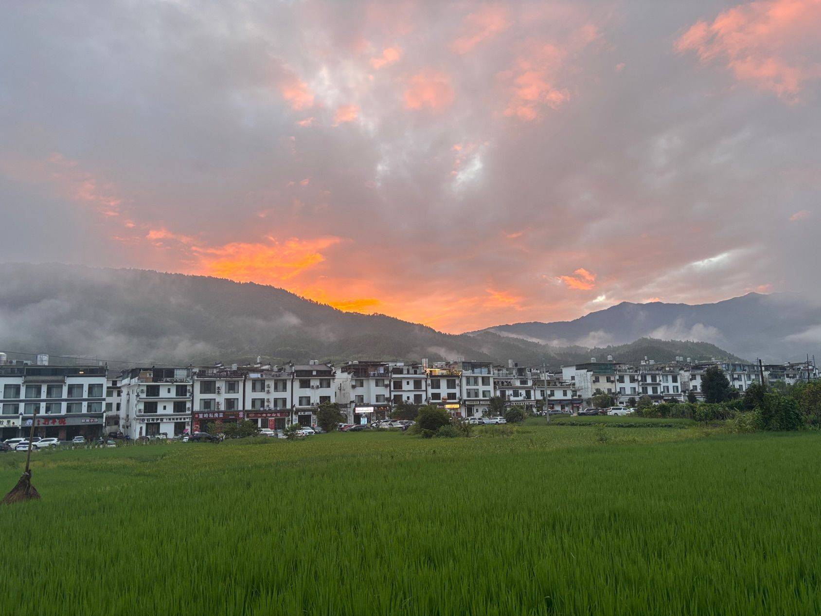  西安房东直租 地铁口整租户型，有需要