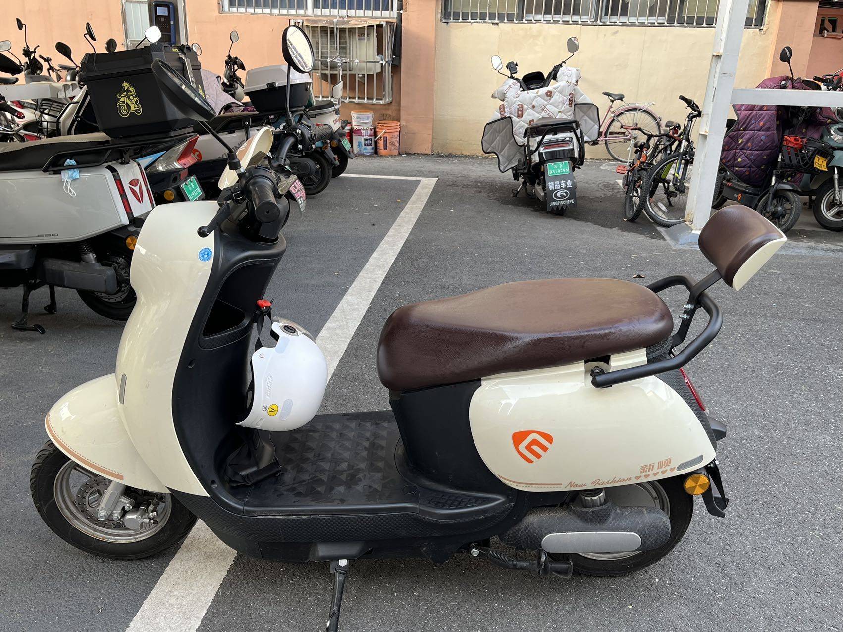 出闲置 

本人因工作原因离开无锡，出_1