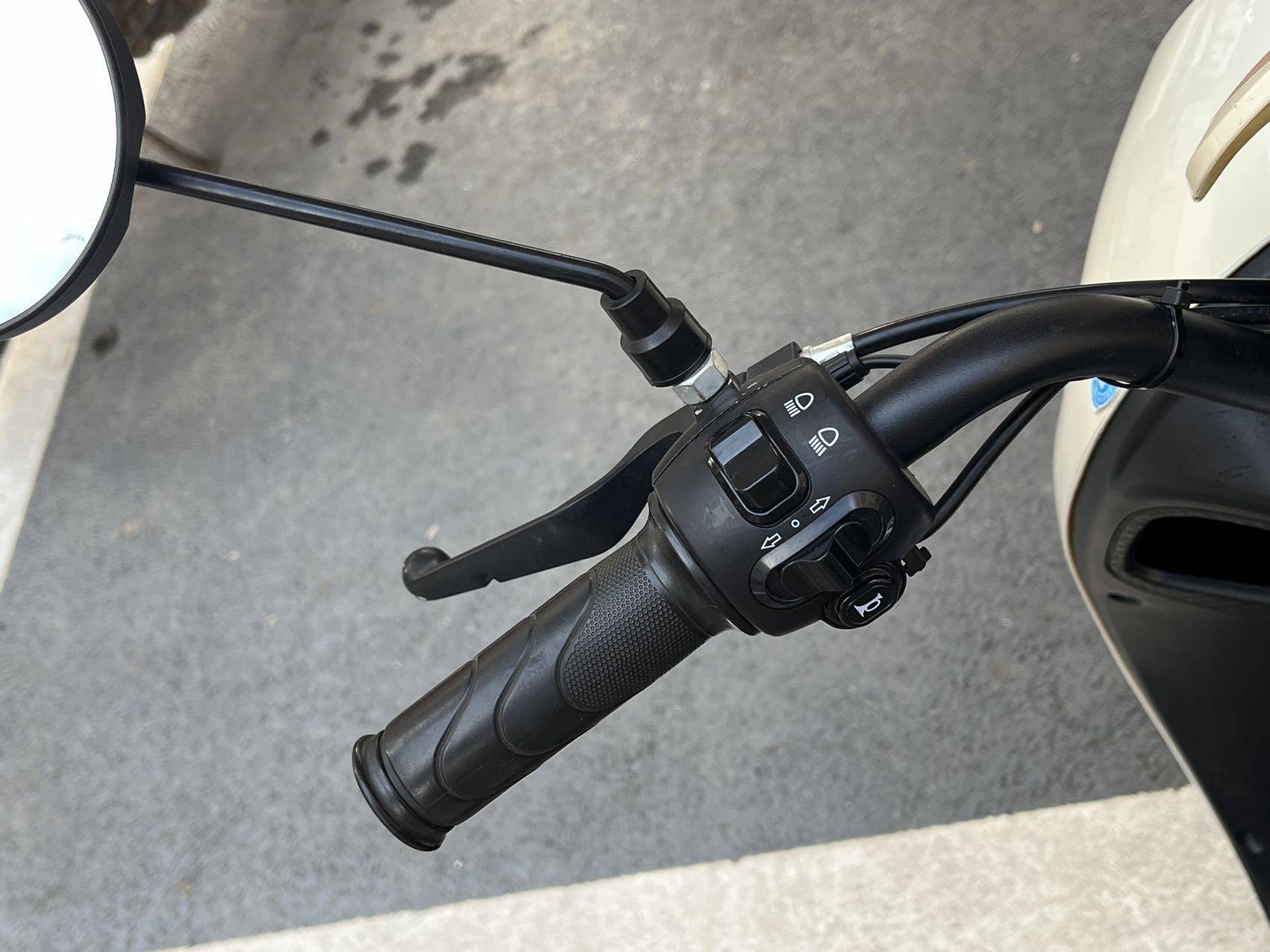 出闲置 

本人因工作原因离开无锡，出_4