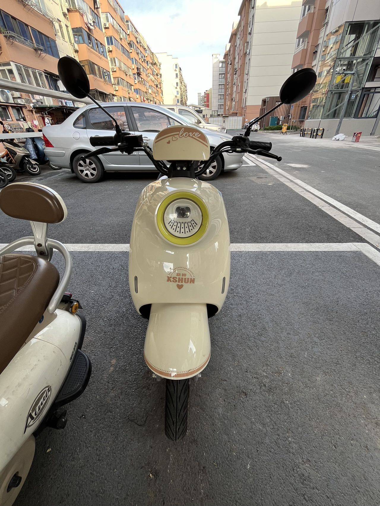 出闲置 

本人因工作原因离开无锡，出