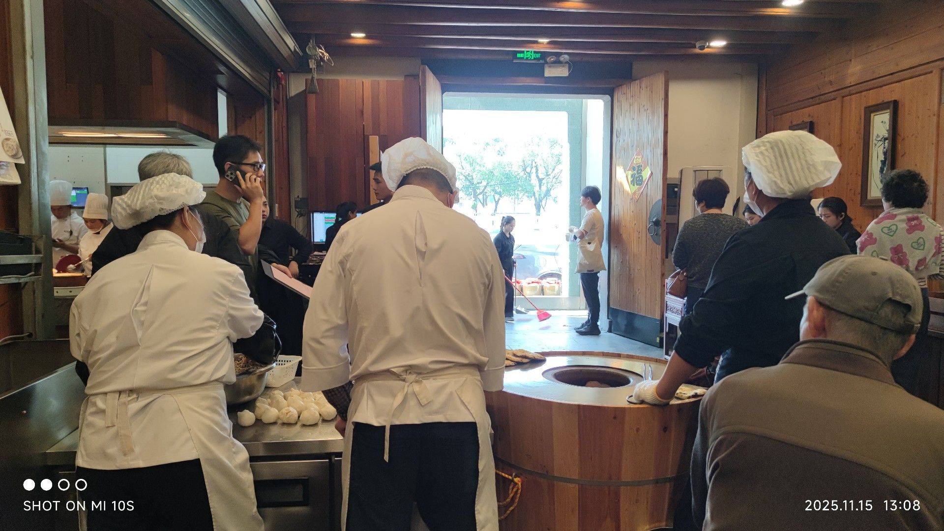 松江地区很有烟火气息的饭店，主打本地菜。_2