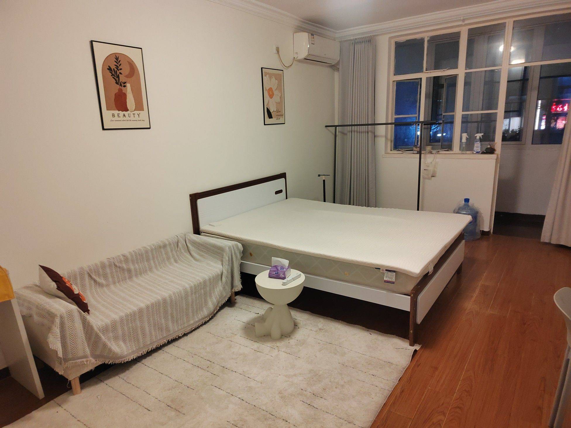 1号12号线漕宝路地铁站找室友