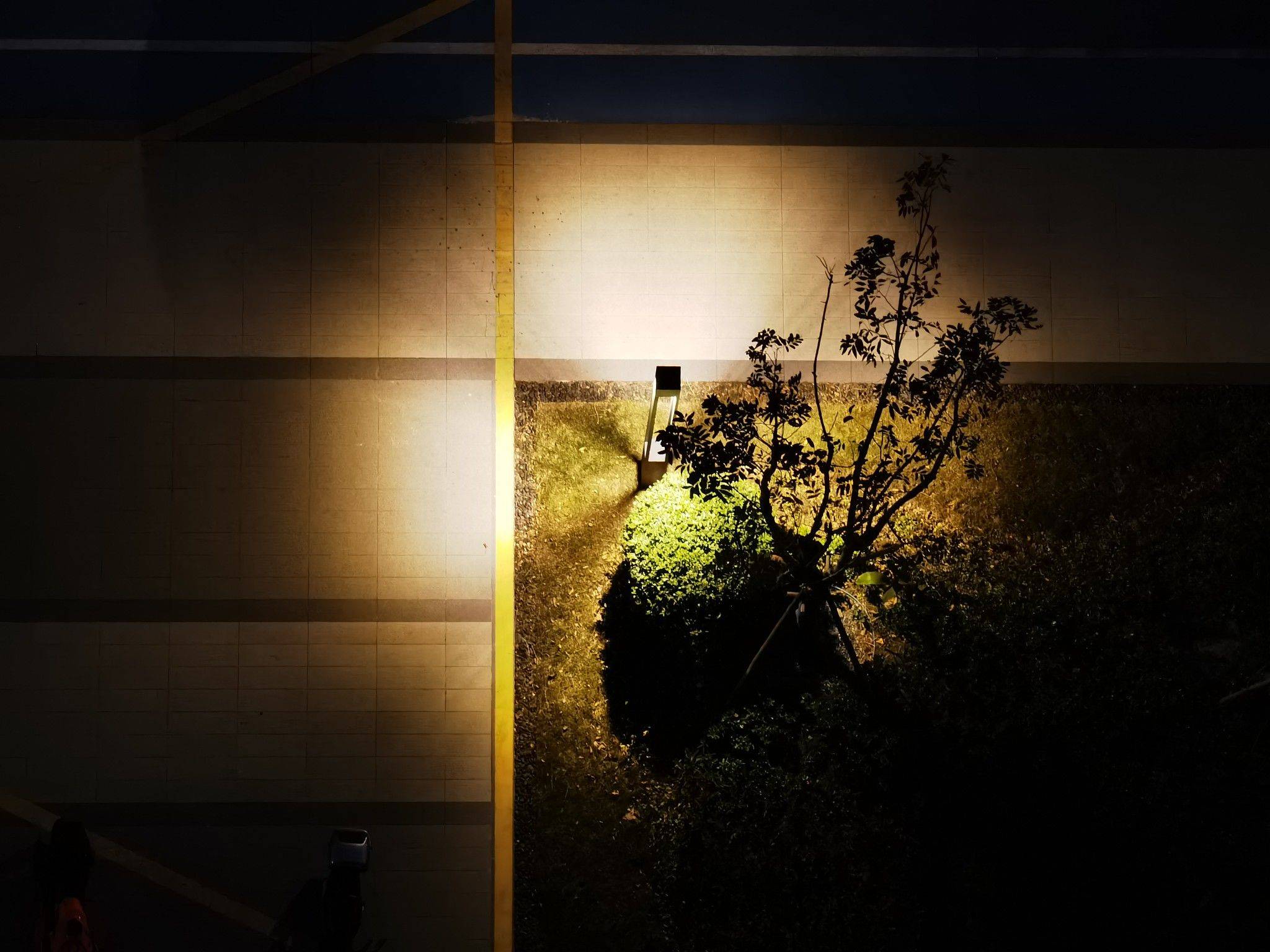 随手拍钱塘区河庄街道江曜景庭小区夜景一角_1