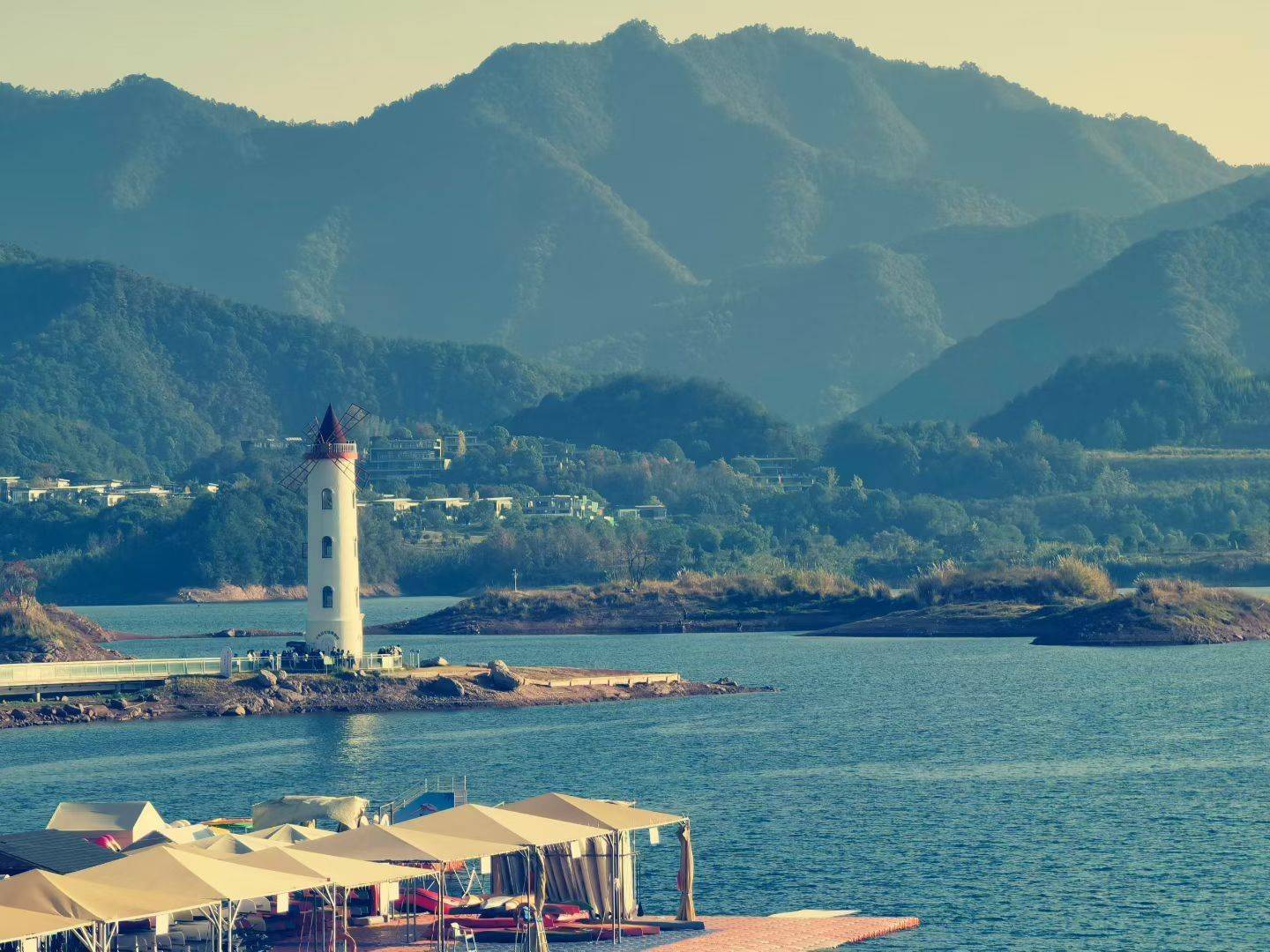 📷 我言秋日胜春朝_1