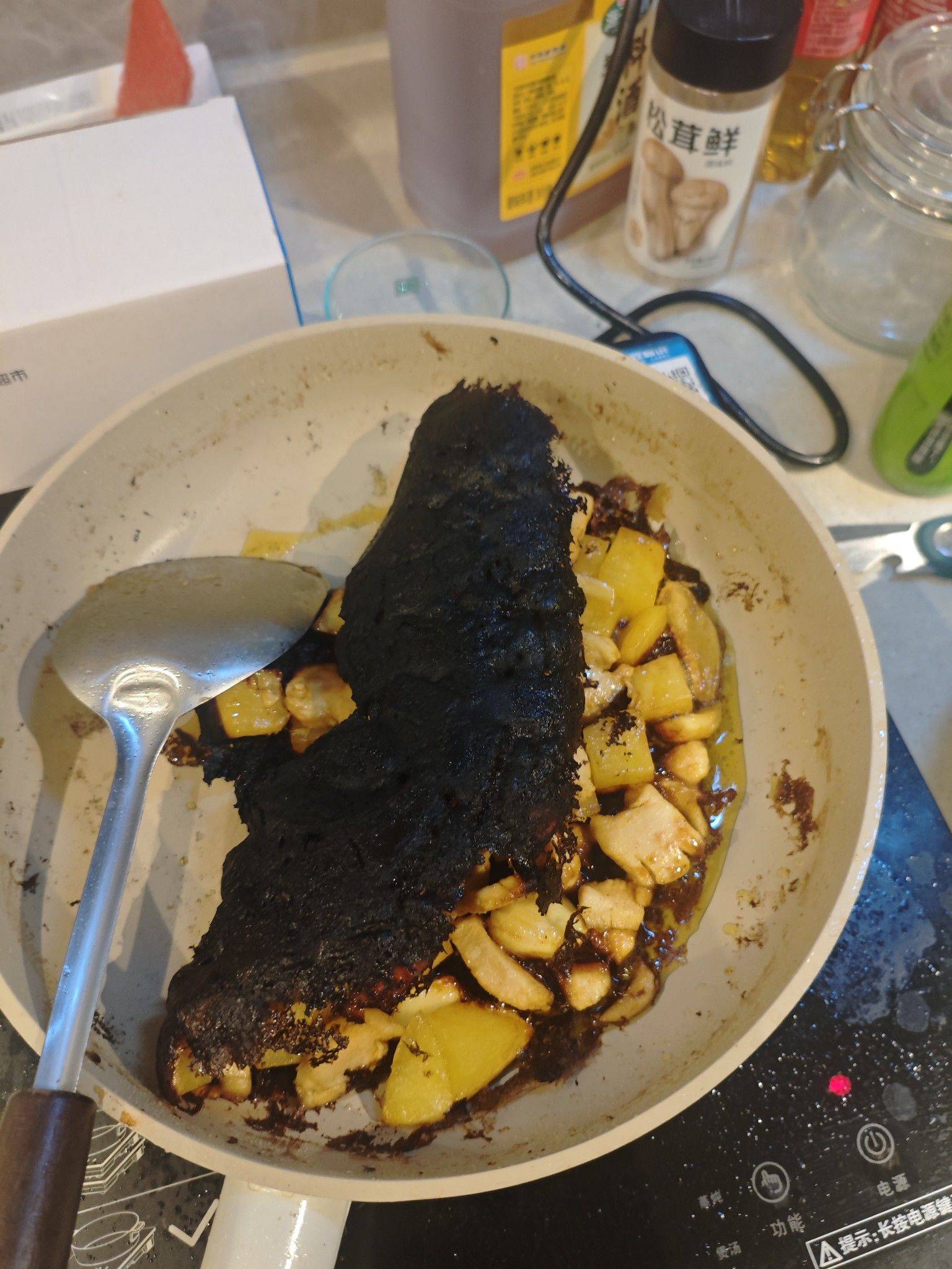 做饭做成这样还有救吗 烧焦了  锅底
