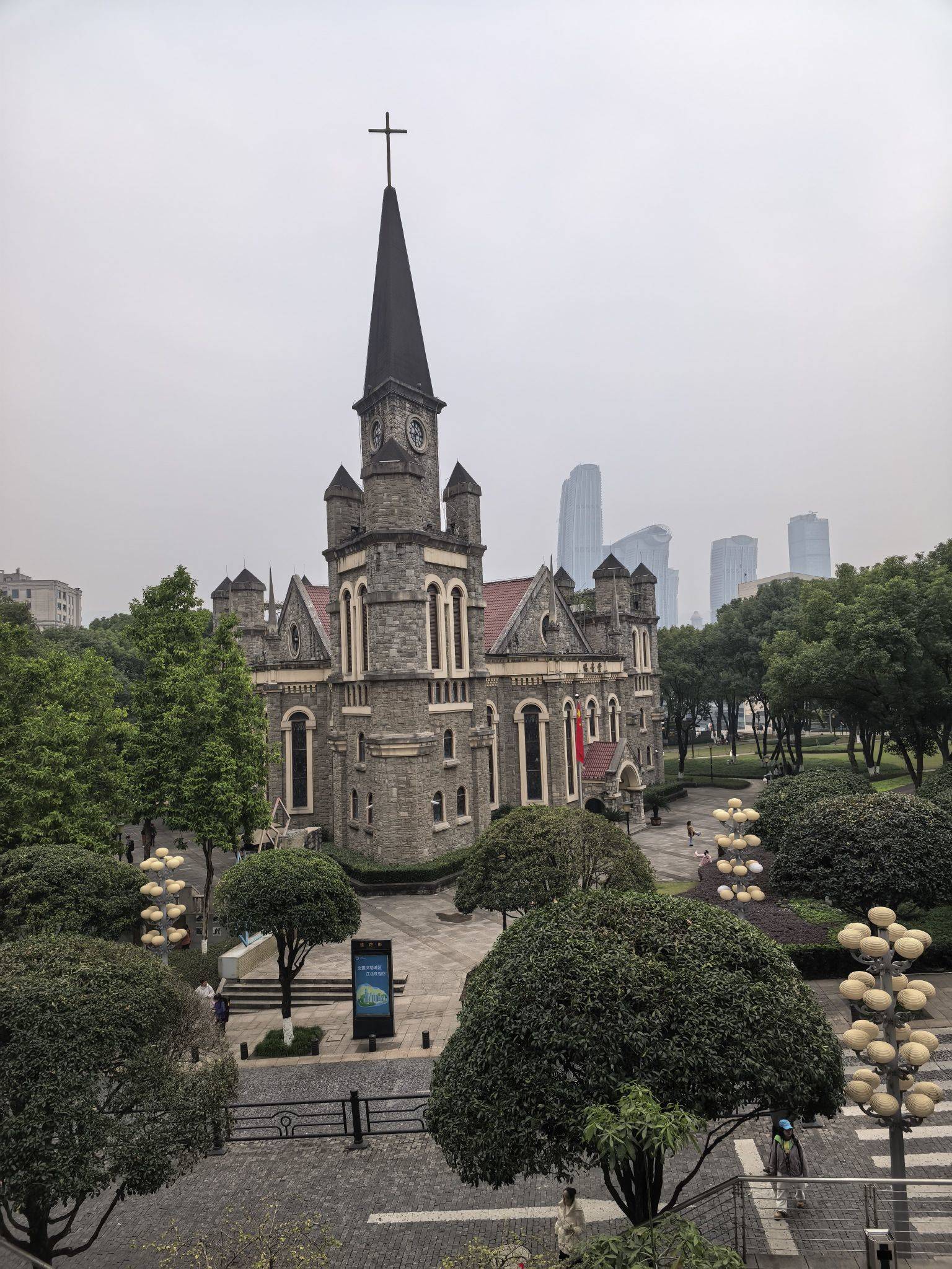  教堂广场  公园散步 