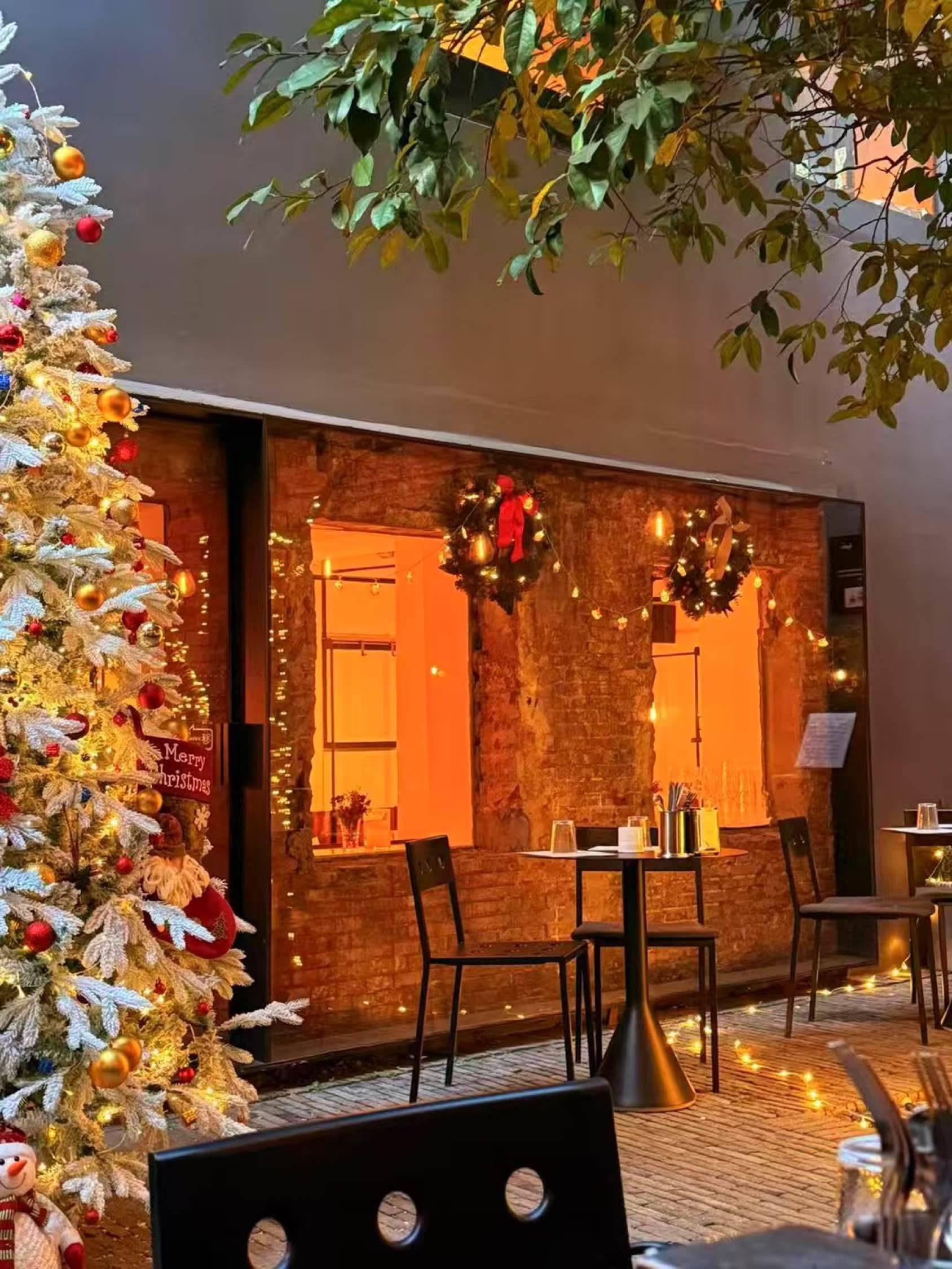 听说是今年 🎄聚餐的 餐厅_1