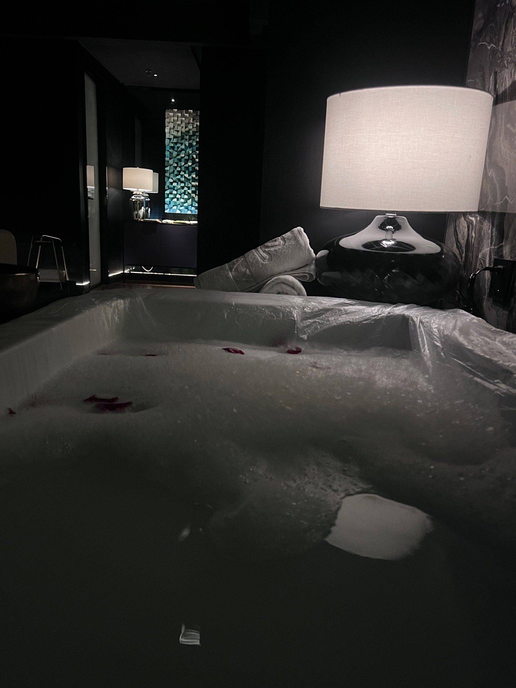 洗的不是脚，洗的是生活的泥泞 享受当下_1