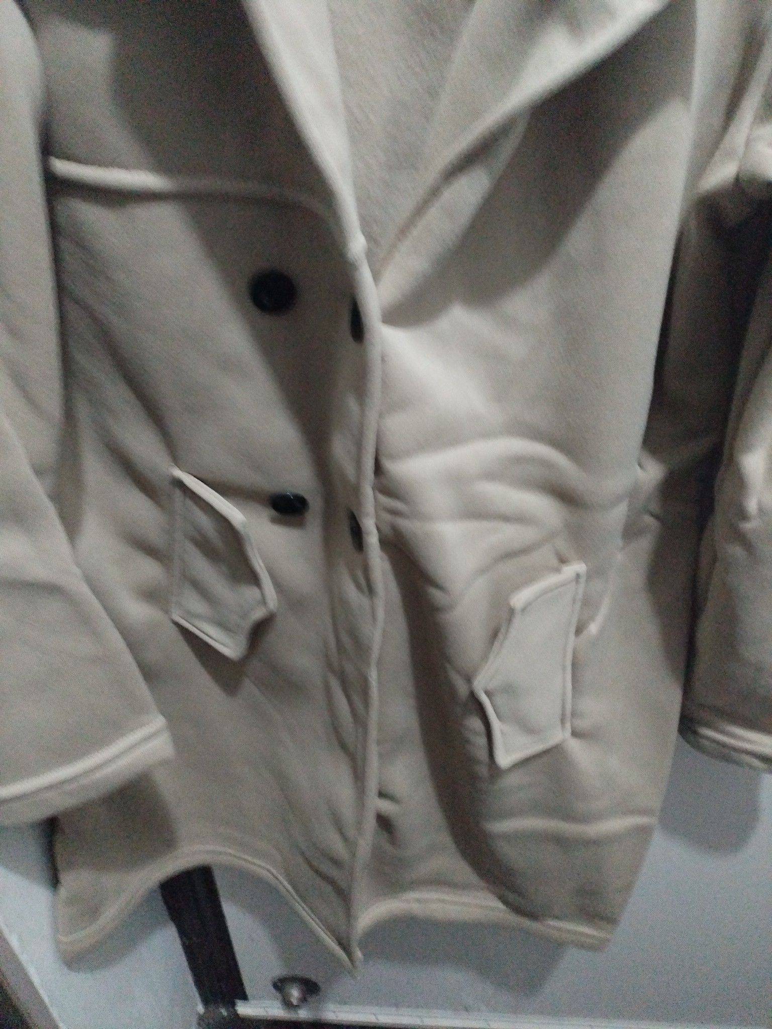 风衣

10元包邮 米色外套  秋冬_3