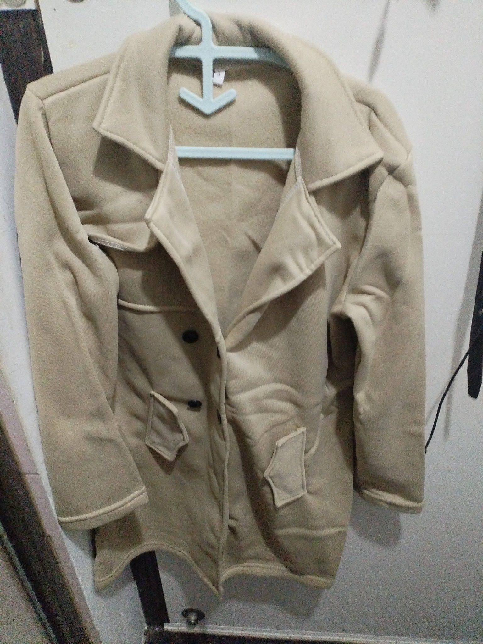 风衣

10元包邮 米色外套  秋冬_2