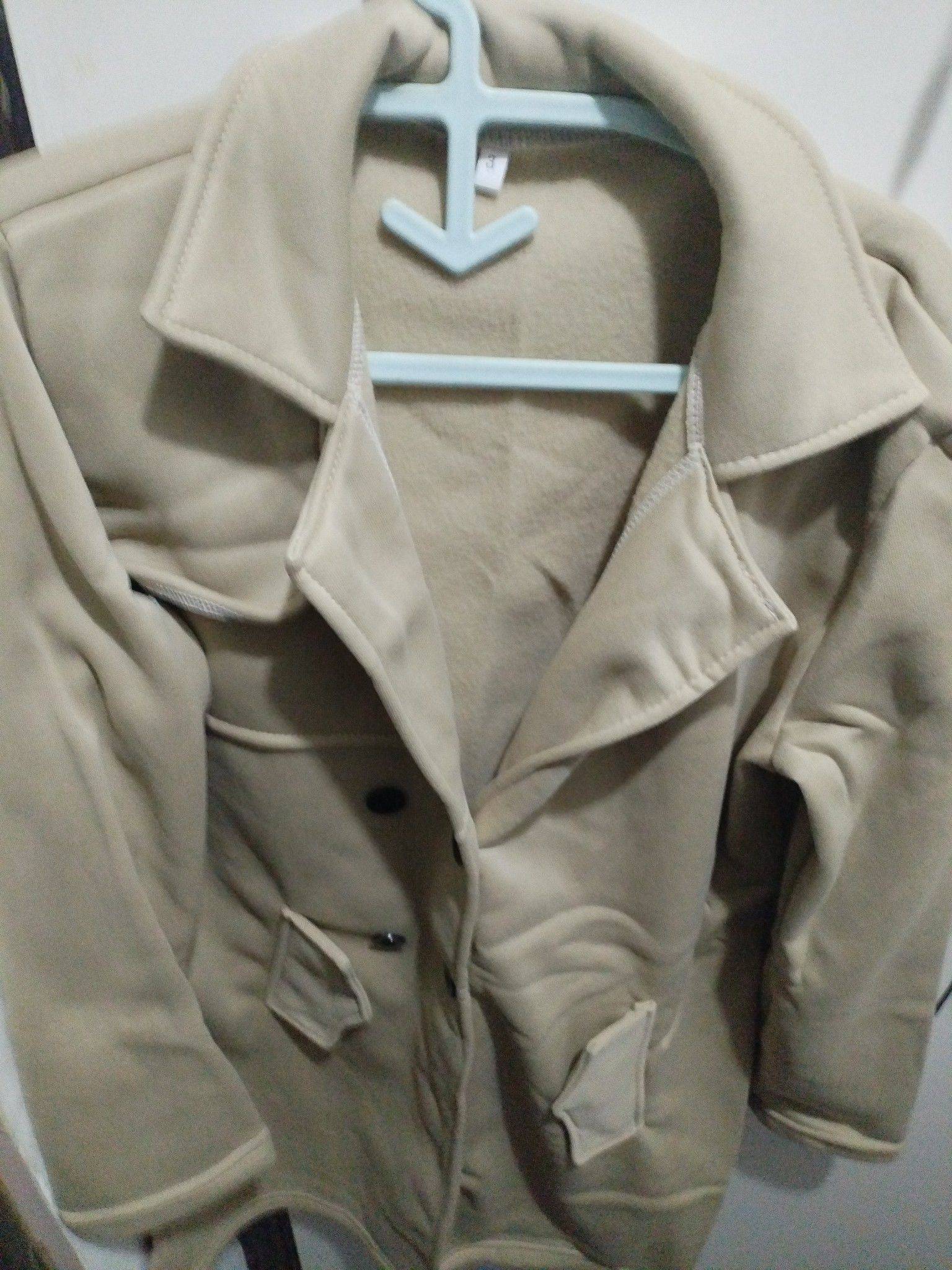 风衣

10元包邮 米色外套  秋冬_1