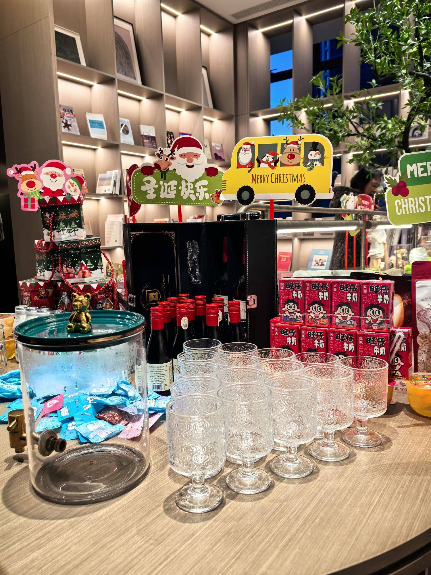 公寓圣诞氛围进行中