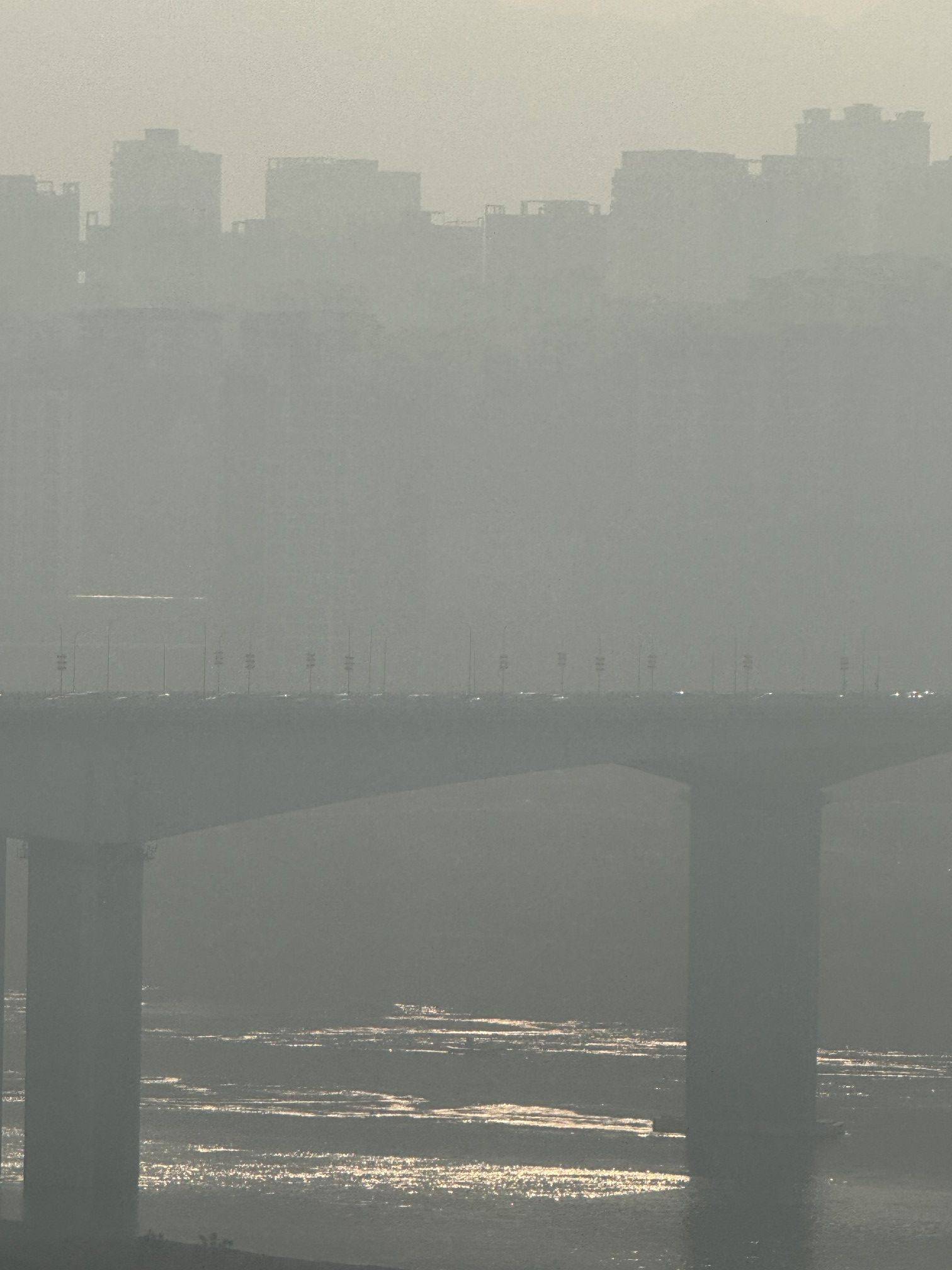 渝中一室一卫民水民电整租公寓今日漂亮窗景