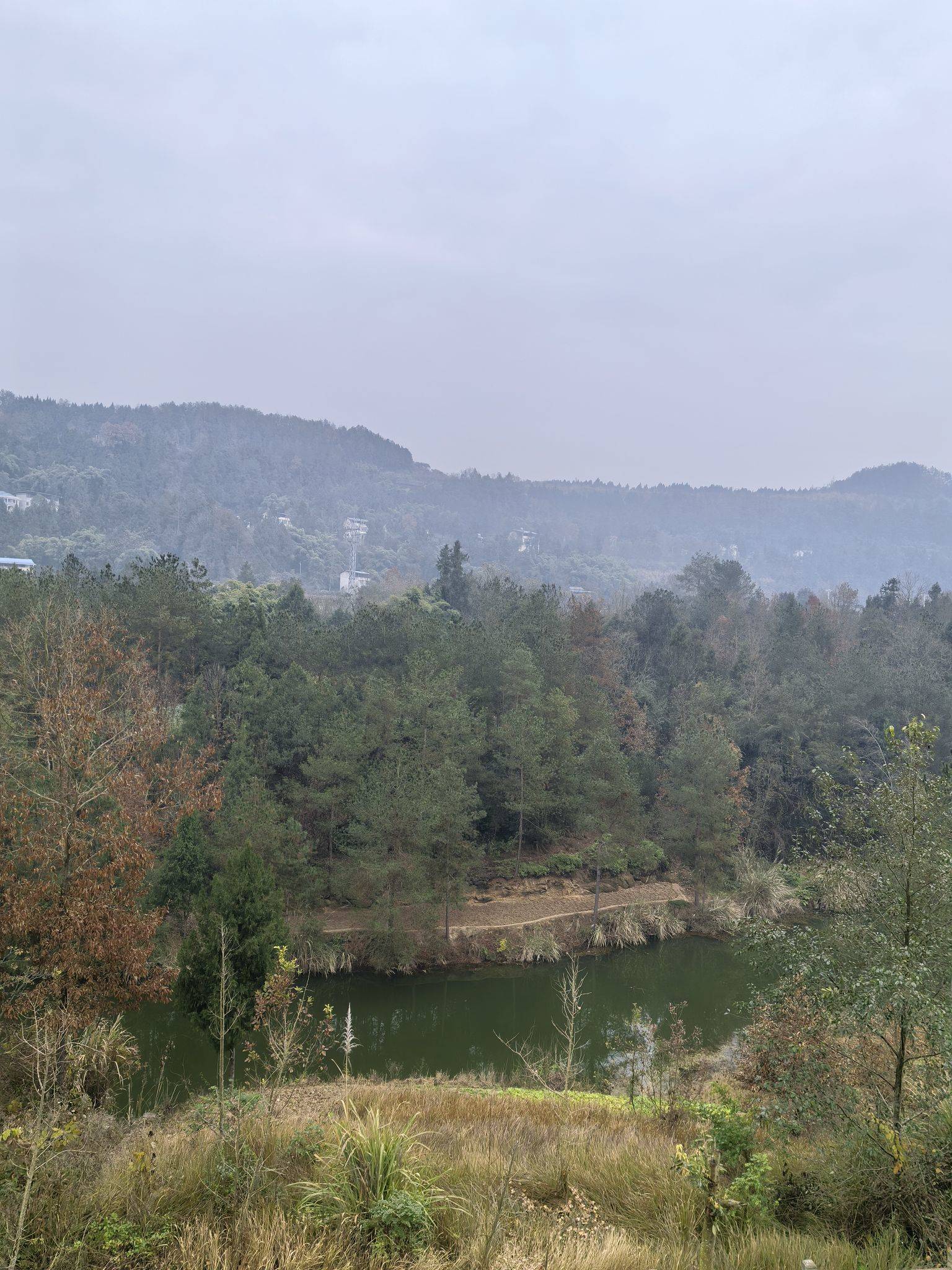 依山傍水，好地方 漫步大自然  远山