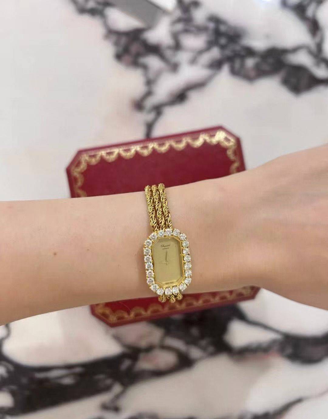 出闲置肖邦镶钻金表