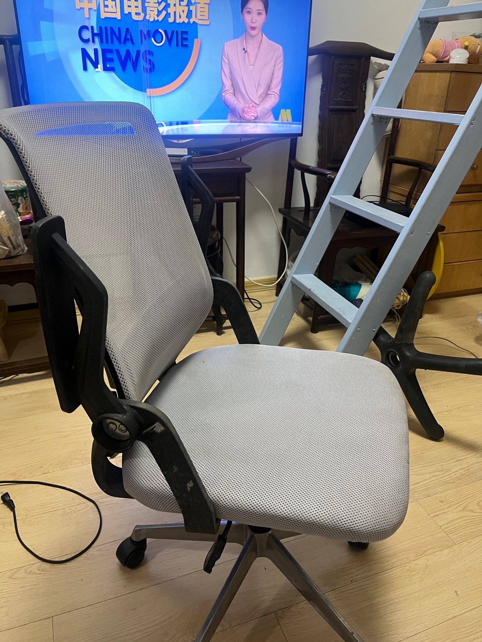 电脑办公椅，可升降移动，扶手可调80元_3
