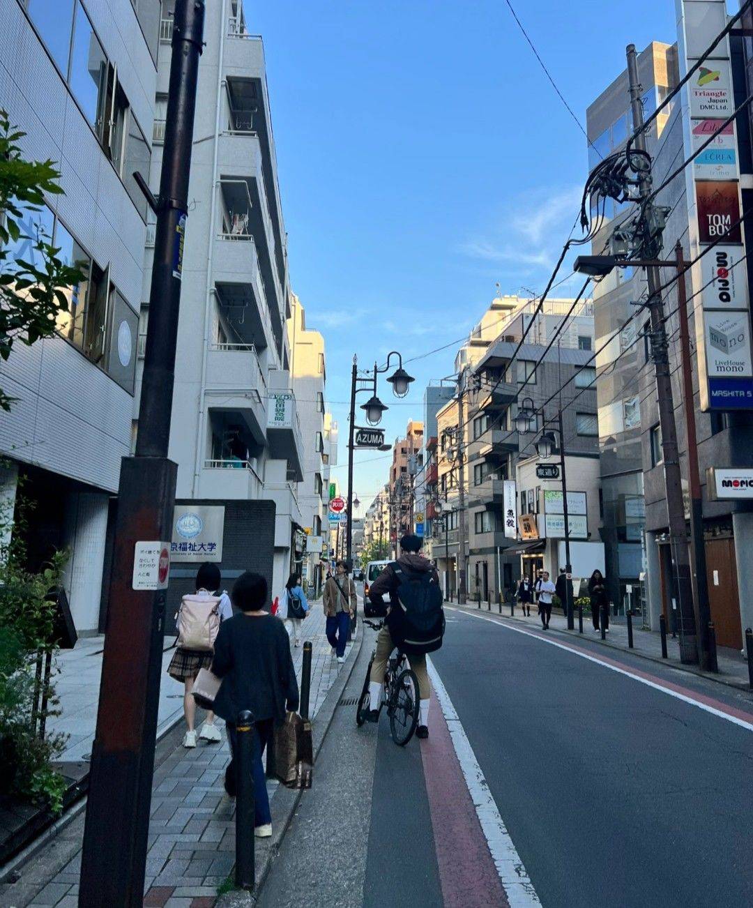 一个人也走了很远的路