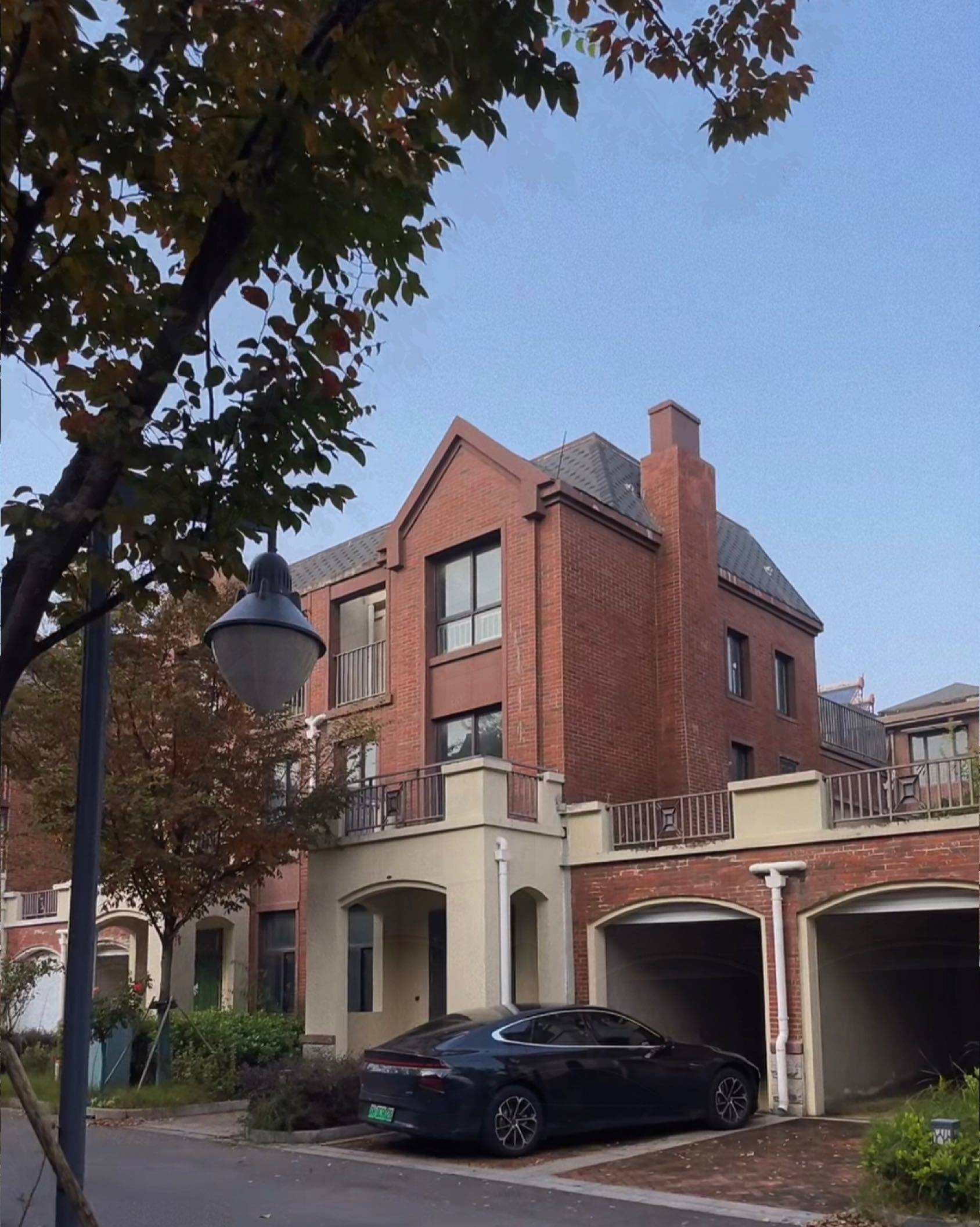 上海|徐汇西岸自住三层独栋带院别墅招室友