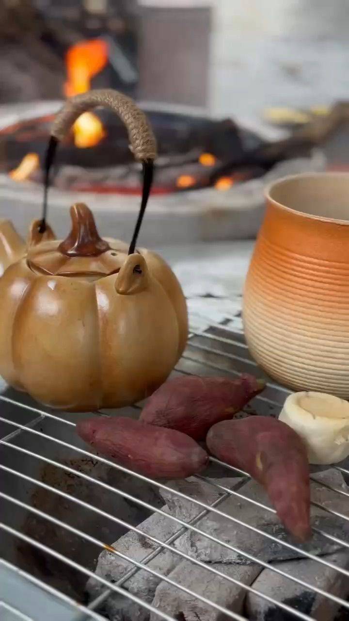 雪天的围炉煮茶 一楼院子