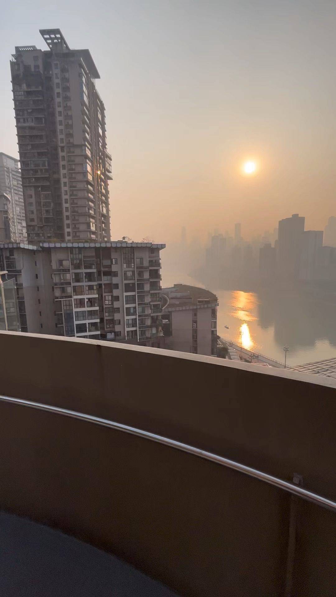 这个篮球场很舒服