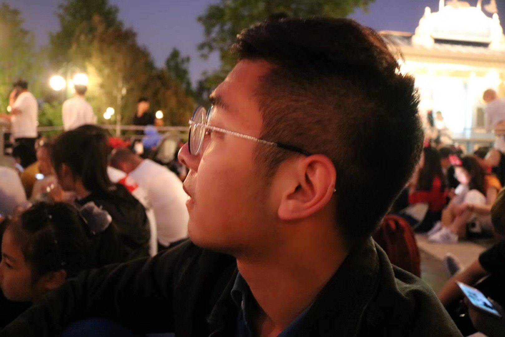 三号线上海地铁站附近两居室招室友。