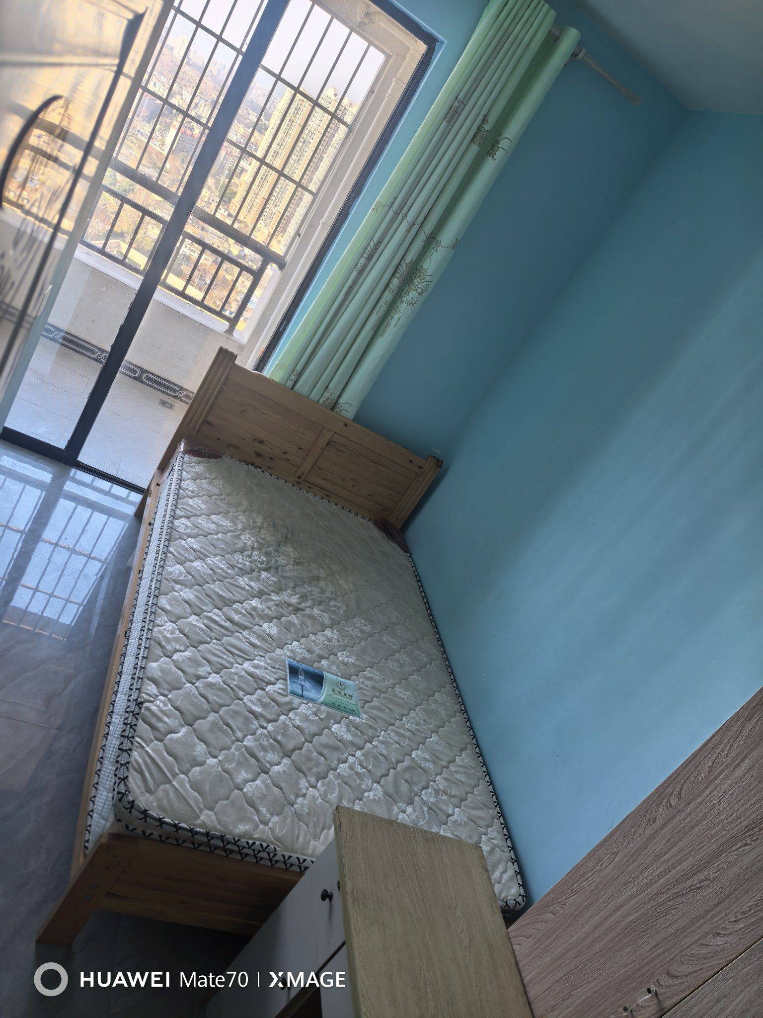 贵阳市金融城旁单间蹲室友，5百/月， _3