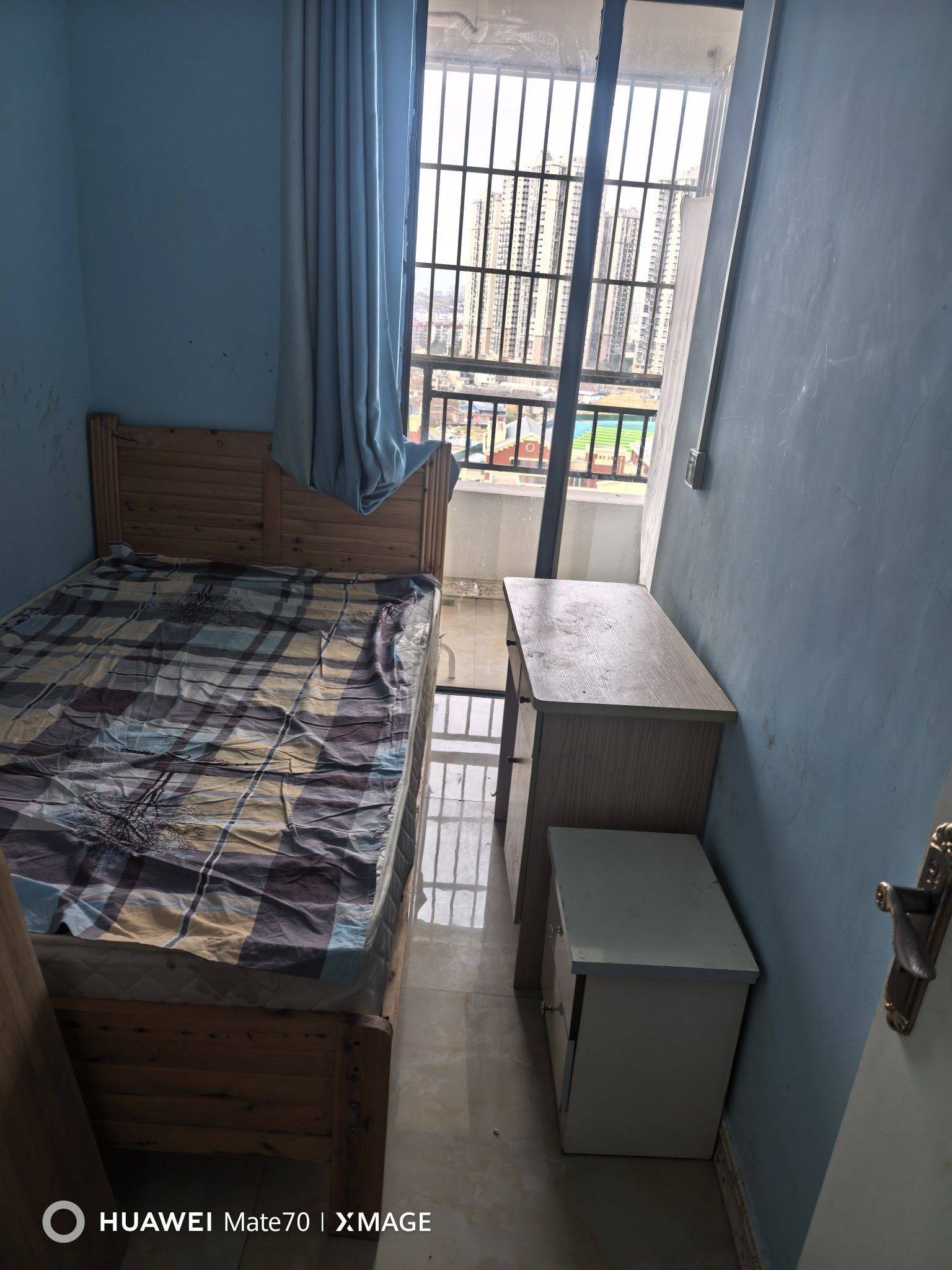 贵阳市金融城旁单间蹲室友，5百/月， _4