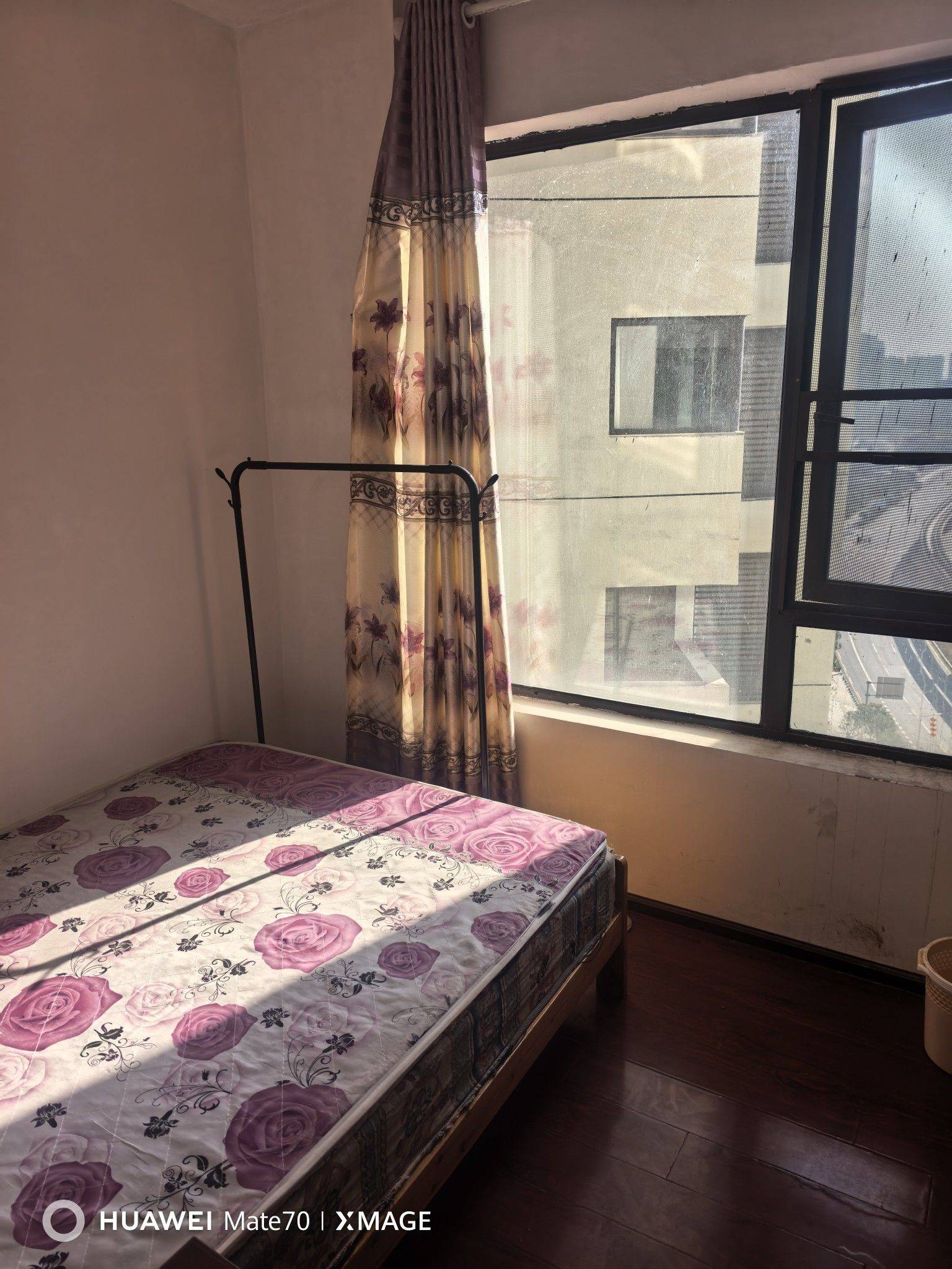 贵阳市金融城旁单间蹲室友，5百/月， 