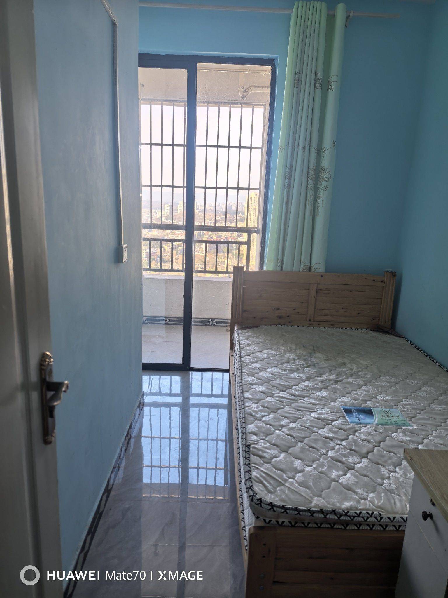 贵阳市金融城旁单间蹲室友，5百/月， _2